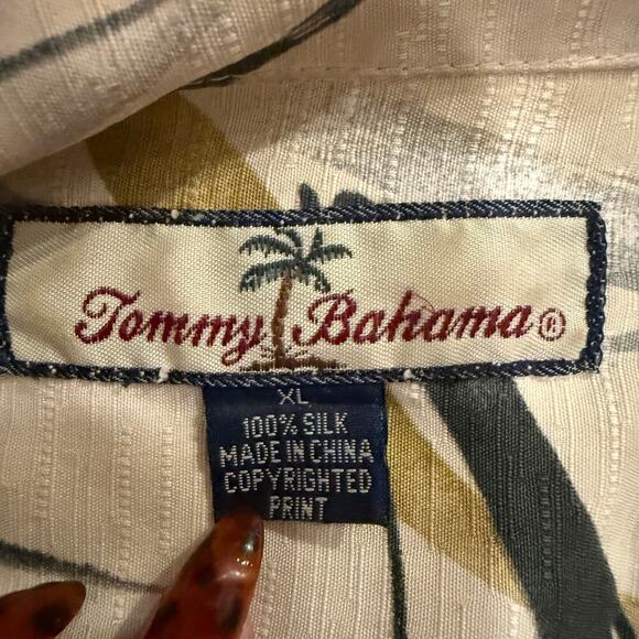 Tommy Bahama 100% Silk Hawaiian Camp Shirt XL Beige Palm Leaf Print Resort Aloha - Picture 3 of 7